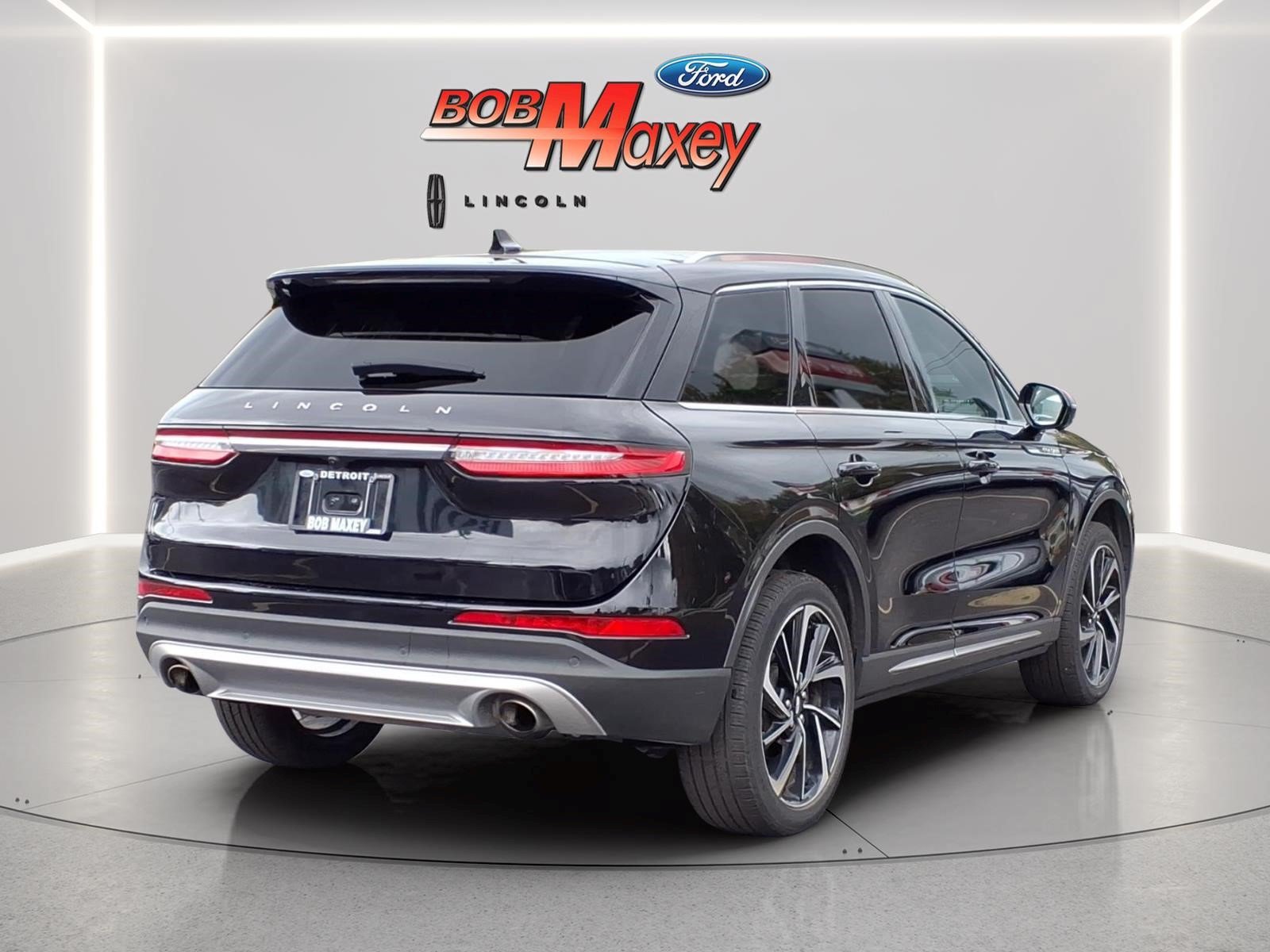 Used 2024 Lincoln Corsair Reserve w/ Equipment Group 201A AWD/4WD image 4