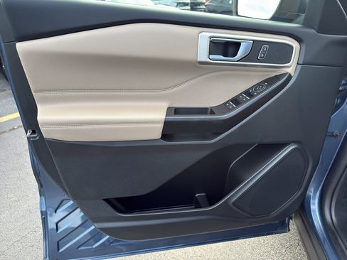 Used 2020 Ford Explorer XLT w/ Equipment Group 202A image 14