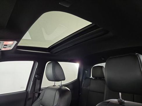 Used 2023 Toyota Tacoma TRD Off-Road w/ TRD Premium Off Road Package image 34