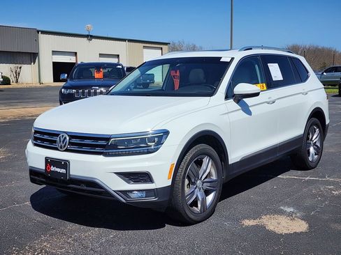 Used 2019 Volkswagen Tiguan SEL Premium image 3