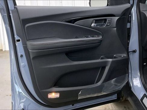 New 2026 Honda Ridgeline Black Edition image 11
