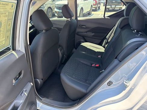 Used 2021 Nissan Kicks SV FWD image 28