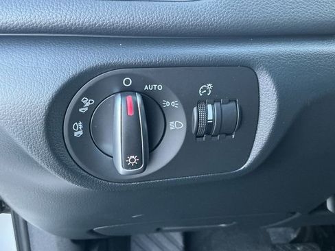 Used 2018 Audi Q3 2.0T Premium Plus w/ Premium Plus Package image 55