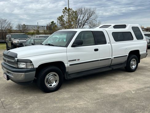 Used 1999 Dodge Ram 2500 Truck 2WD Quad Cab image 82