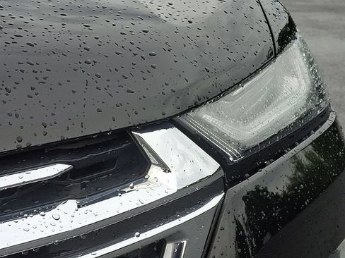 Used 2023 Chevrolet Traverse LT AWD/4WD image 12