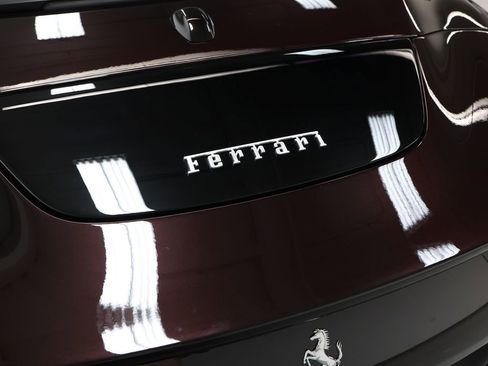 Certified 2025 Ferrari Roma Spider RWD image 35
