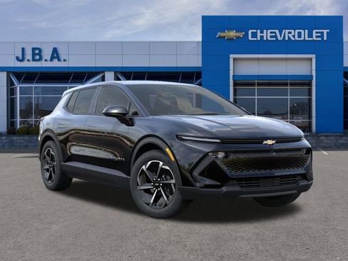 New 2026 Chevrolet Equinox EV LT image 8