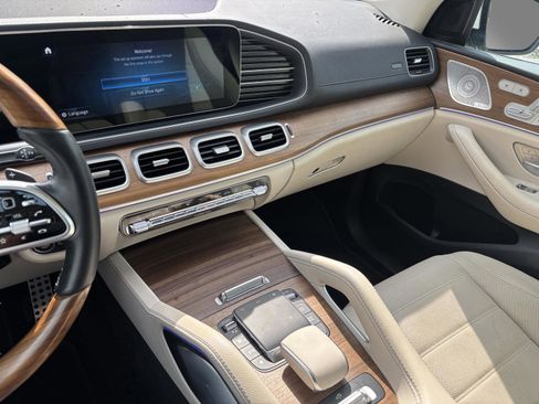Certified 2023 Mercedes-Benz GLS 580 4MATIC image 11
