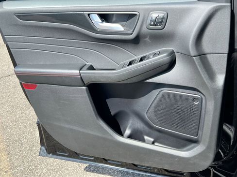 Used 2023 Ford Escape ST-Line Elite image 29