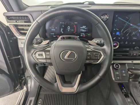 Used 2024 Lexus GX 550 w/ Accessory Package (Z1) image 18
