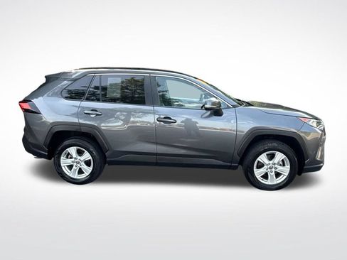 Used 2021 Toyota RAV4 XLE AWD/4WD image 4
