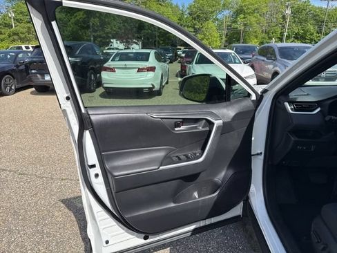 Used 2024 Toyota RAV4 SE AWD/4WD image 9