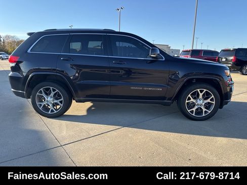 Used 2018 Jeep Grand Cherokee Limited image 24