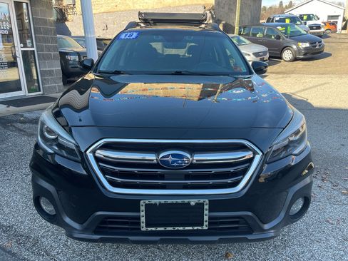 Used 2018 Subaru Outback 2.5i Limited image 3