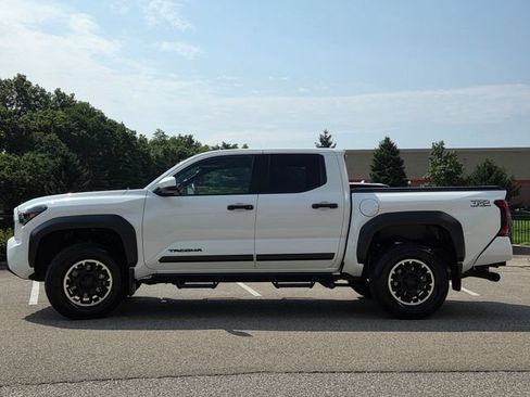 Used 2026 Toyota Tacoma TRD Off-Road AWD/4WD image 24