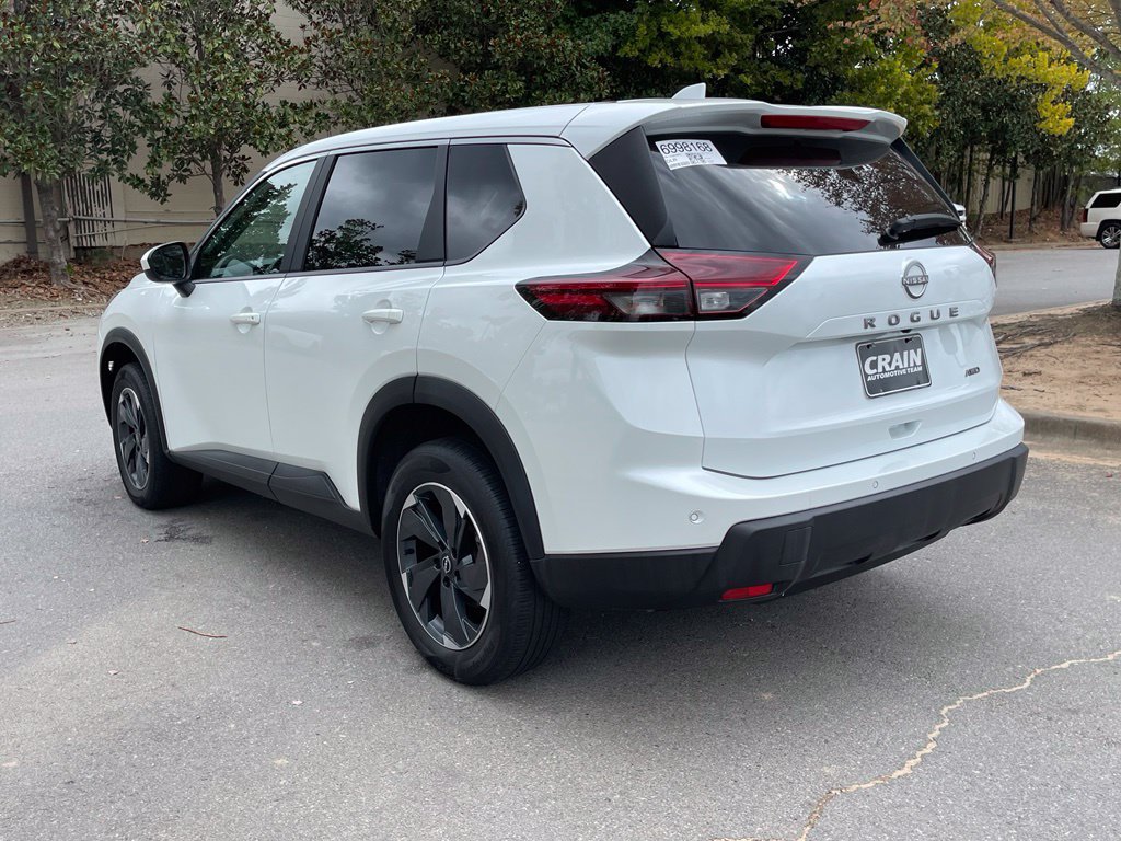 Used 2025 Nissan Rogue SV AWD/4WD image 5