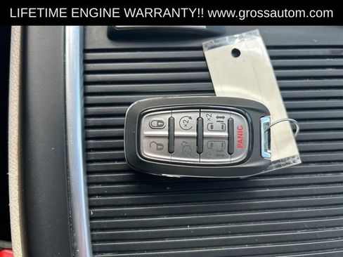 Used 2024 Chrysler Pacifica Touring-L FWD image 34