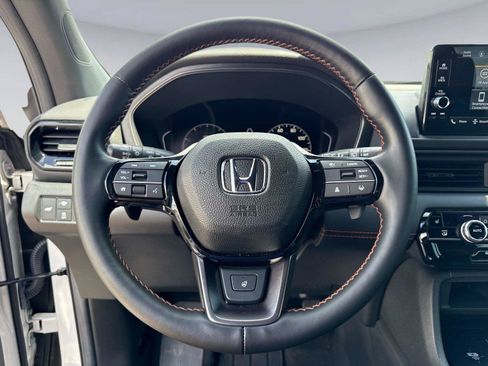 Certified 2025 Honda Pilot TrailSport image 28