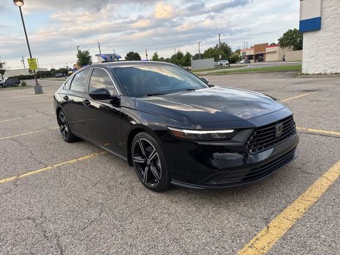 Used 2023 Honda Accord Sport image 17
