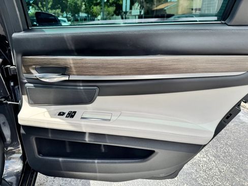 Used 2015 BMW 750i RWD image 35