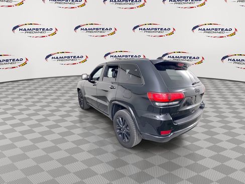 Used 2019 Jeep Grand Cherokee Altitude AWD/4WD image 6