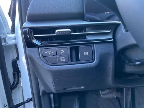 New 2026 Kia Sportage LX image 13