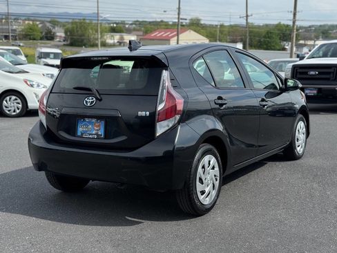 Used 2016 Toyota Prius C Two image 4