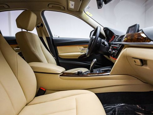 Used 2018 BMW 320i Sedan image 17