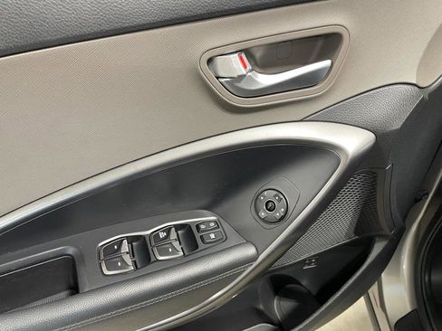 Used 2018 Hyundai Santa Fe Sport image 11