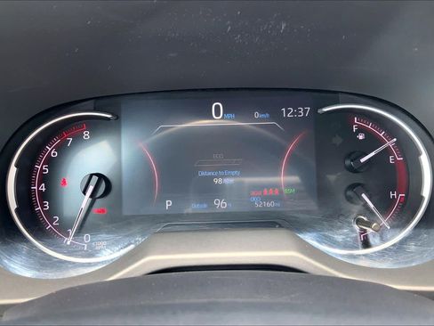 Used 2024 Toyota RAV4 XLE FWD image 25