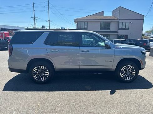 Used 2025 Chevrolet Tahoe Z71 AWD/4WD image 6