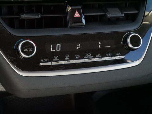 Certified 2022 Toyota Corolla LE FWD image 23