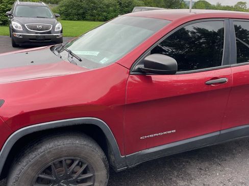 Used 2015 Jeep Cherokee Sport AWD/4WD image 5