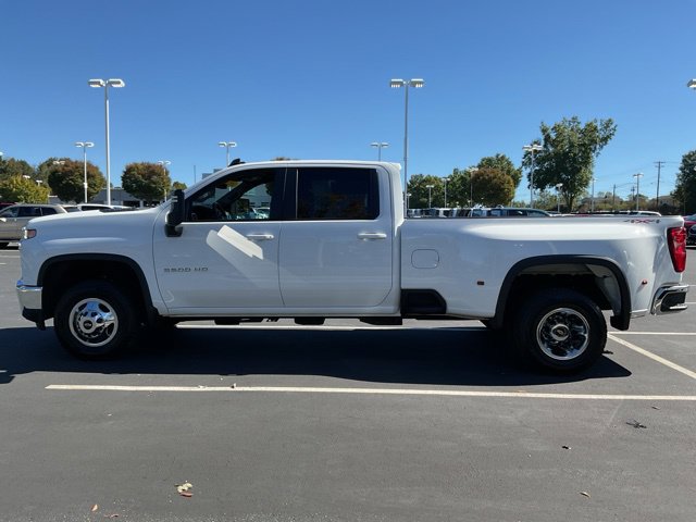 Used 2023 Chevrolet Silverado 3500 LT w/ Convenience Package AWD/4WD image 13