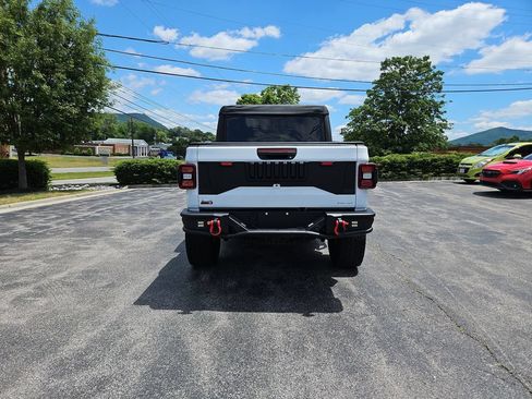 Used 2023 Jeep Gladiator Sport AWD/4WD image 4