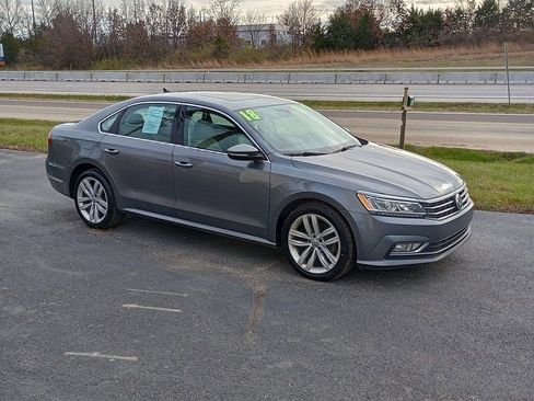 Used 2018 Volkswagen Passat 2.0T SE image 7