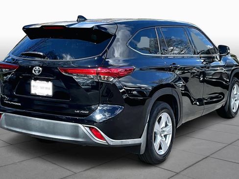 Used 2021 Toyota Highlander LE image 13