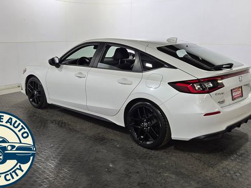 Used 2023 Honda Civic Sport image 5