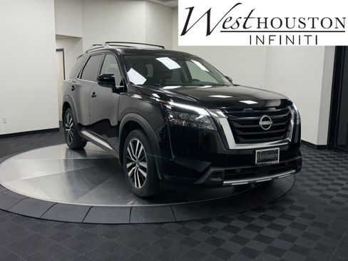 Used 2025 Nissan Pathfinder Platinum w/ Cargo Package AWD/4WD image 1