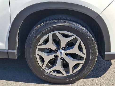 Used 2023 Subaru Forester Premium image 7