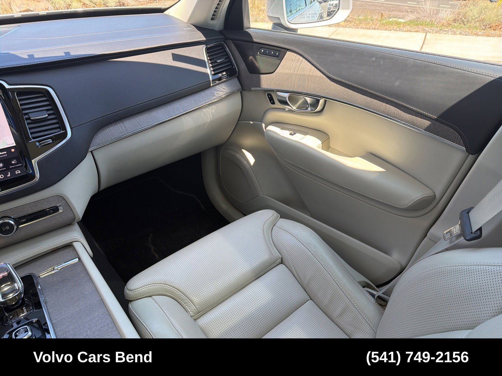Used 2023 Volvo XC90 T8 Ultimate AWD/4WD image 13