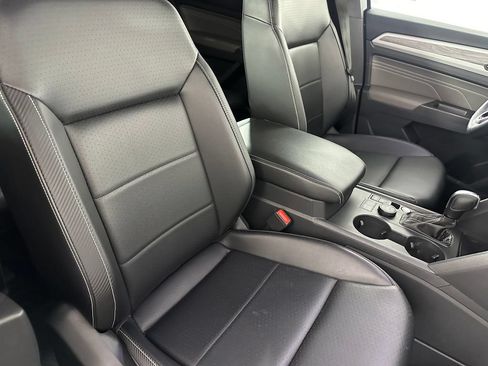 Used 2022 Volkswagen Atlas Cross Sport SE AWD/4WD image 29