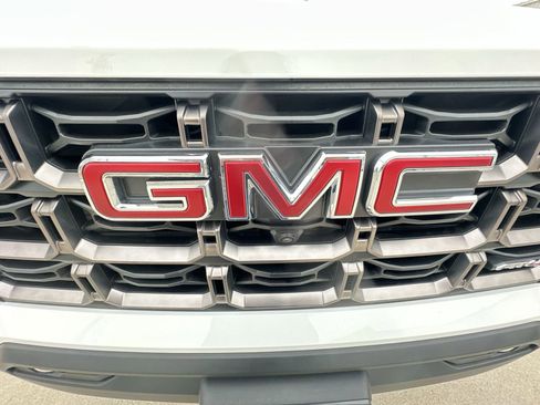 Used 2025 GMC Canyon AT4 w/ AT4X Package image 32