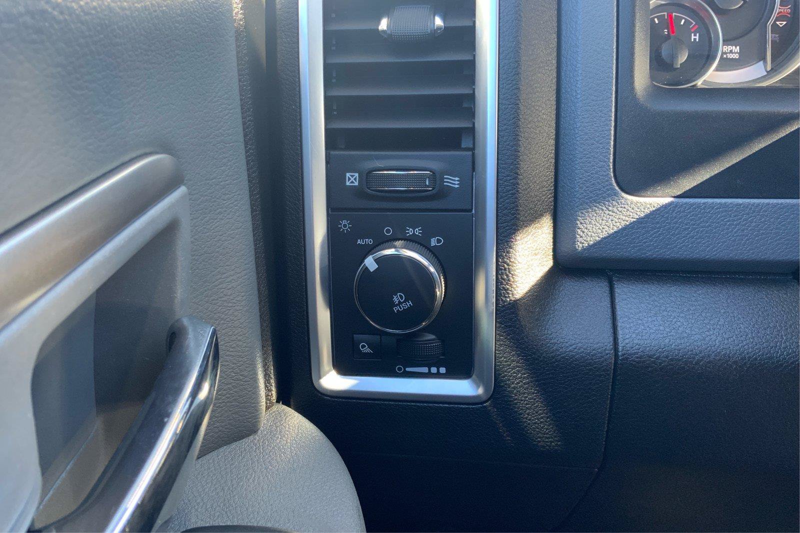 Used 2019 RAM 1500 Warlock AWD/4WD image 17