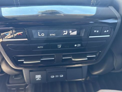 Used 2025 Acura MDX w/ Technology Package image 14