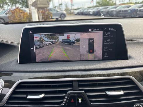 Used 2022 BMW 740i RWD image 20