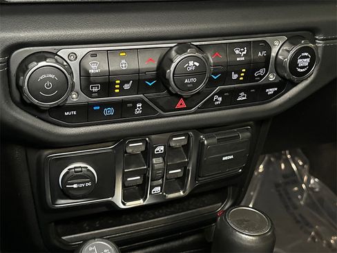 Used 2024 Jeep Wrangler High Altitude image 25