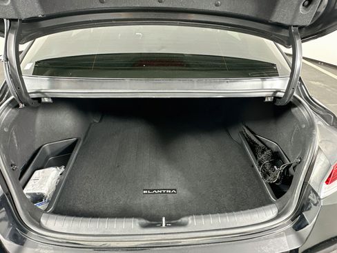 Used 2025 Hyundai Elantra SEL w/ Cargo Package FWD image 29