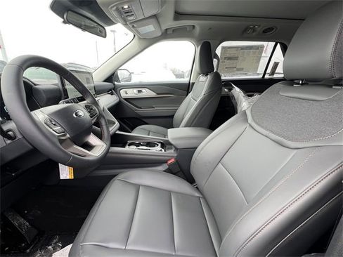 New 2026 Ford Explorer Active w/ Active Comfort Package image 10