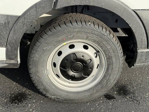 New 2026 Ford Transit 250 148 Medium Roof RWD image 9